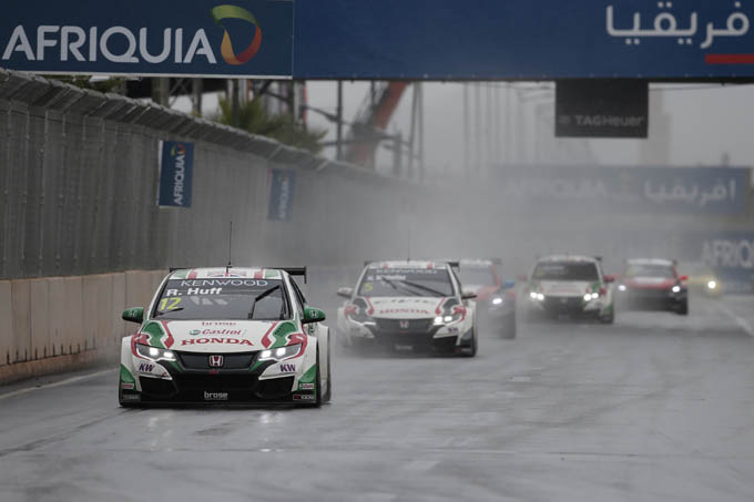 WTCC Main Race action Honda